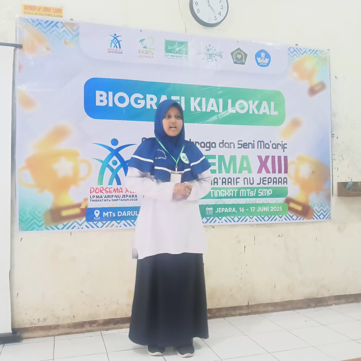 Murid SMPIT Al Haromain menulis biografi Abah