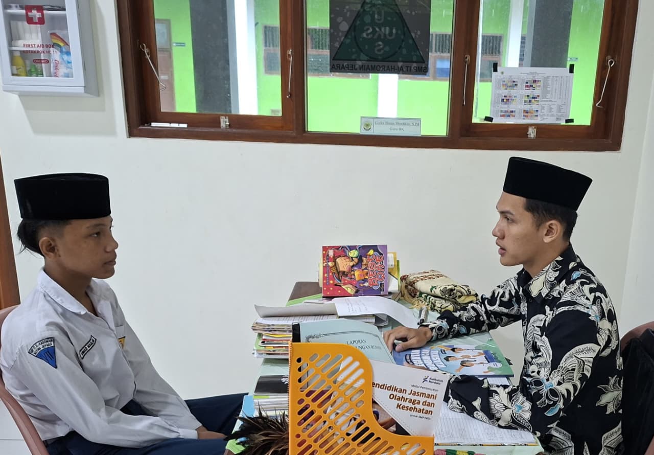 Konseling Individu untuk Meningkatkan Disiplin Kehadiran Siswa